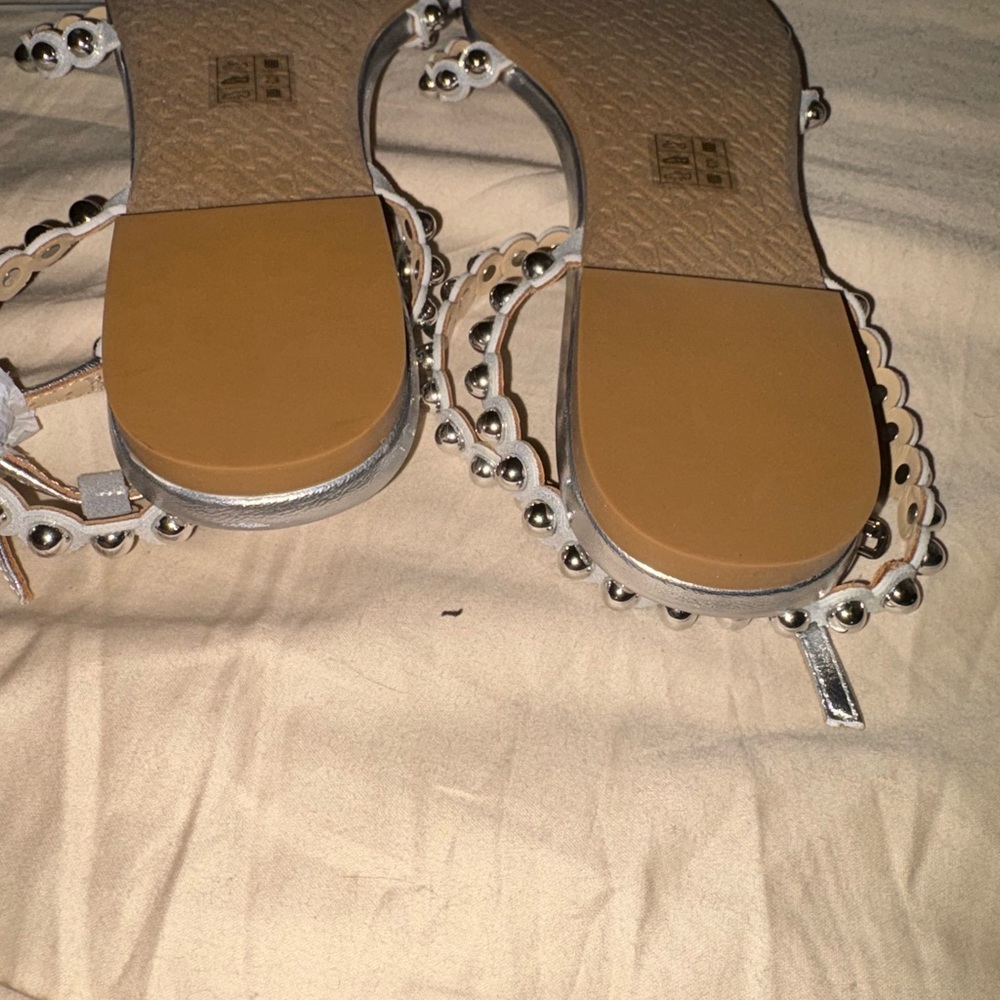 NEW…Cami pearled gladiator flat Women's Sandals size: 8.5 - Picture 3 of 4